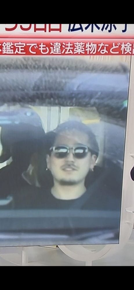 廣末涼子獲釋 ! 2男一臉兇煞開車接送遭掀阿法租來的 - 第14張圖 廣末涼子獲釋 ! 2男一臉兇煞開車接送遭掀阿法租來的