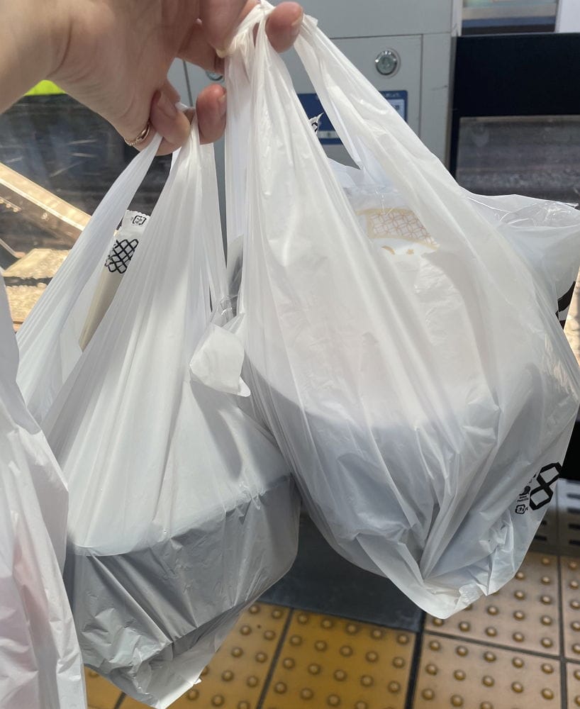 吉伊卡哇聯名藏壽司搶瘋了 滿2500送盤子首日排長龍 - 第49張圖 吉伊卡哇聯名藏壽司搶瘋了 滿2500送盤子首日排長龍