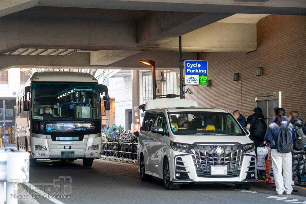 中國黃牛攻佔秋葉原友都八喜現場囂張違停收購福袋