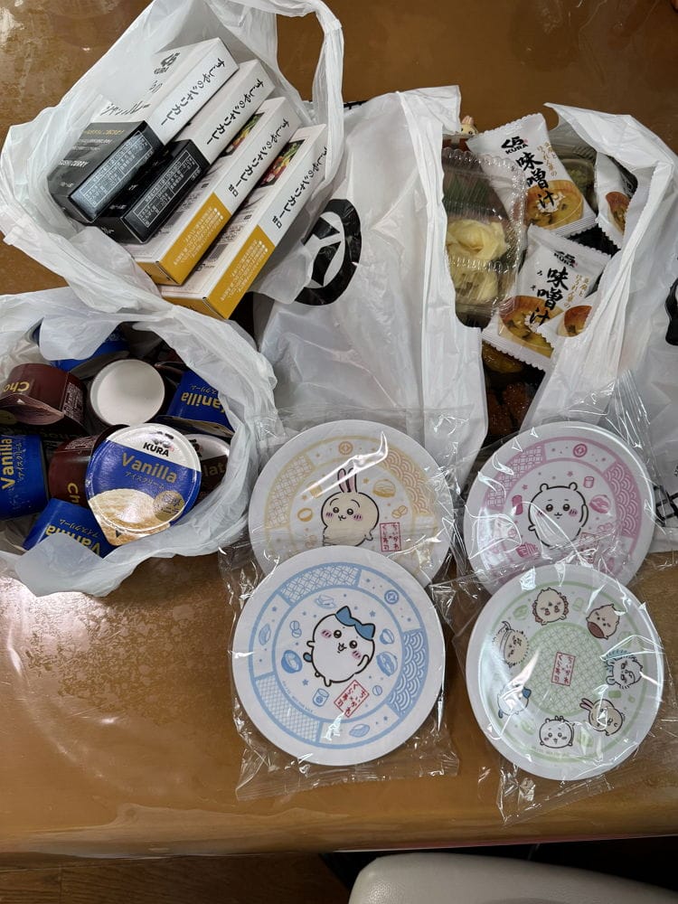 吉伊卡哇聯名藏壽司搶瘋了 滿2500送盤子首日排長龍 - 第32張圖 吉伊卡哇聯名藏壽司搶瘋了 滿2500送盤子首日排長龍