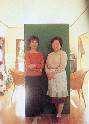 螻榮子親曝母親照 一眼認出花媽原型 眾呼：根本一樣