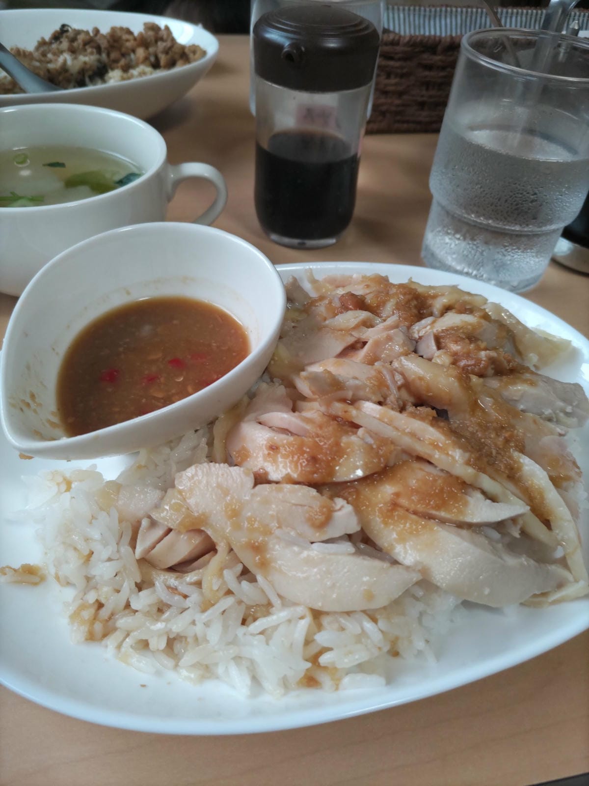 多語言配音助攻 涅安融合泰元素 手作雞飯同名店爆紅 - 第53張圖 多語言配音助攻 涅安融合泰元素 手作雞飯同名店爆紅