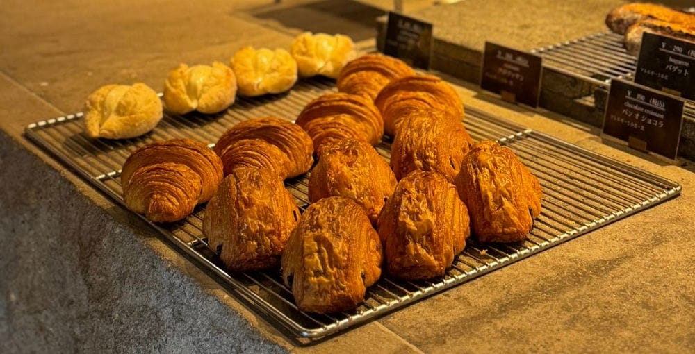 宛如浴室地磚擺甜甜圈 I’m donut? 澀谷店：全面檢討