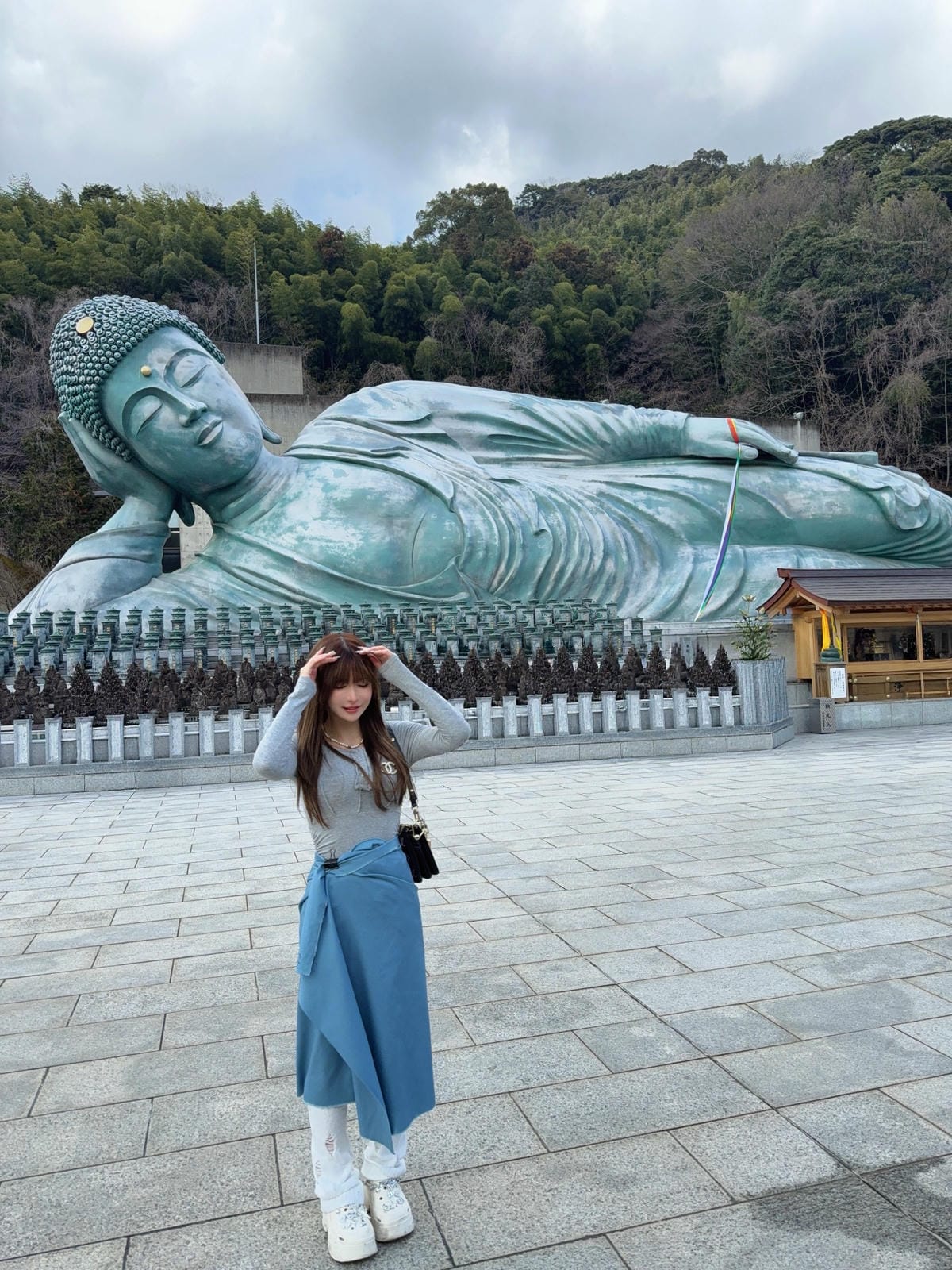 迷你裙進南藏院強制圍布 柏青嫂網美坦承無知急滅火