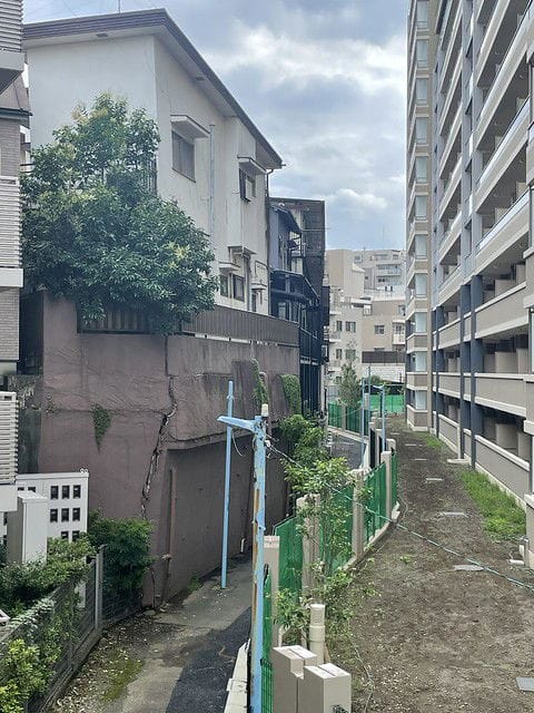 並非偶然 ! 杉並區2樓木造民宅坍塌 擋土牆恐怖裂縫曝 - 第18張圖 並非偶然 ! 杉並區2樓木造民宅坍塌 擋土牆恐怖裂縫曝