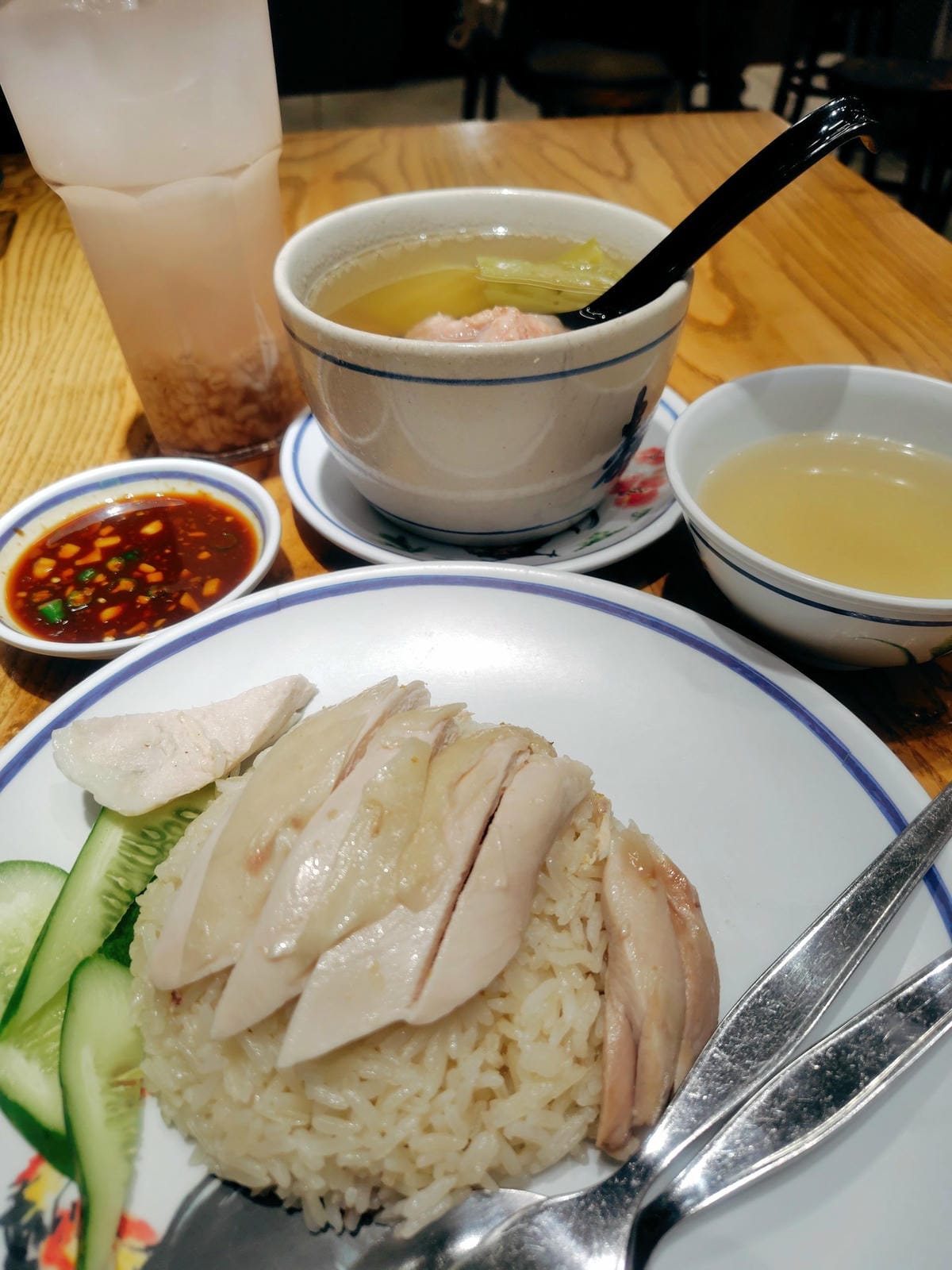 多語言配音助攻 涅安融合泰元素 手作雞飯同名店爆紅 - 第29張圖 多語言配音助攻 涅安融合泰元素 手作雞飯同名店爆紅
