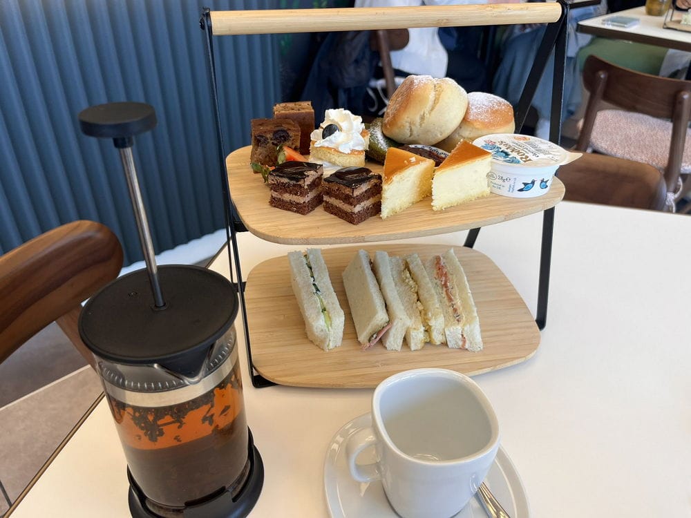 世博英國館下午茶吃出一肚火傻見「紙杯、內容縮水」