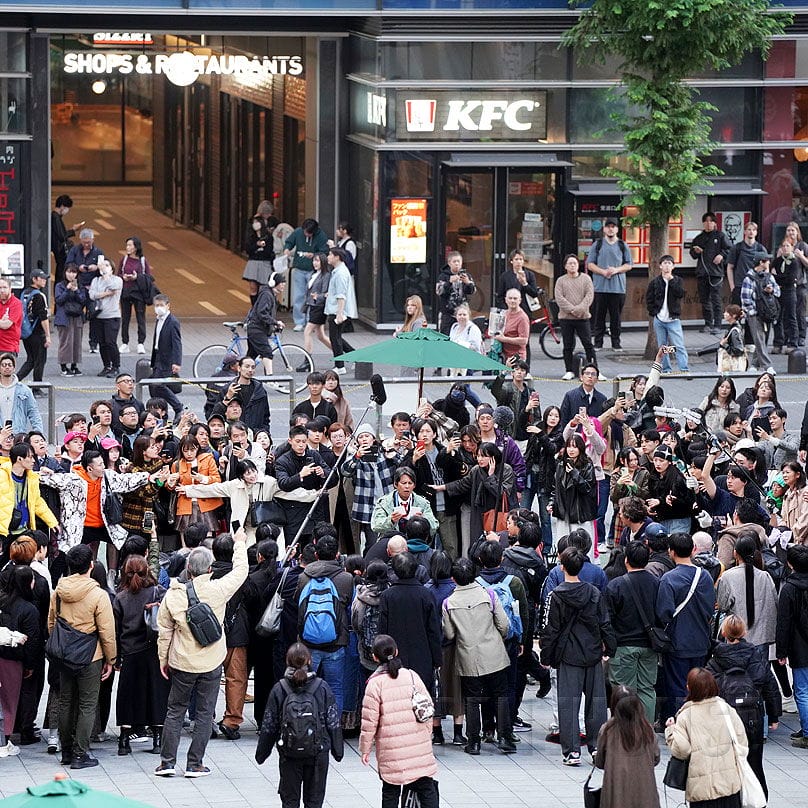 400人狂追青島 ! 歌舞伎町直播捕捉<大搜查線>拍新片 - 第6張圖 400人狂追青島 ! 歌舞伎町直播捕捉<大搜查線>拍新片