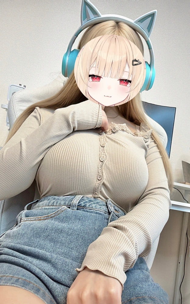 色色畫師貼現實與2次元F杯比較圖掀起豪乳自拍潮