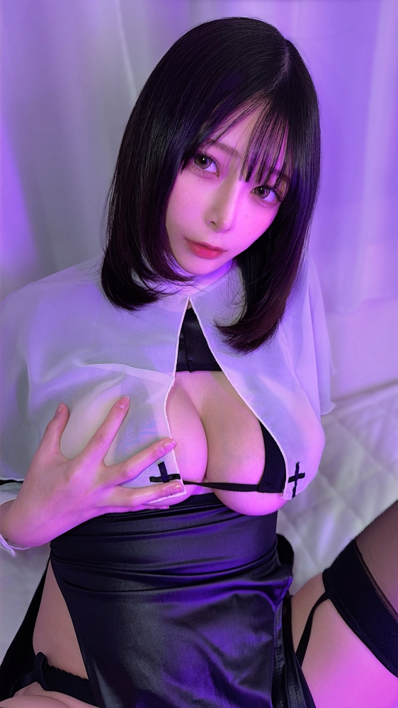 色色畫師貼現實與2次元F杯比較圖掀起豪乳自拍潮