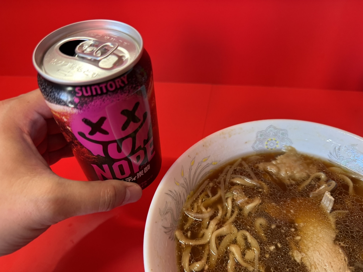 二郎拉麵進軍沖繩開在1家素食餐廳對面招來同情眼光