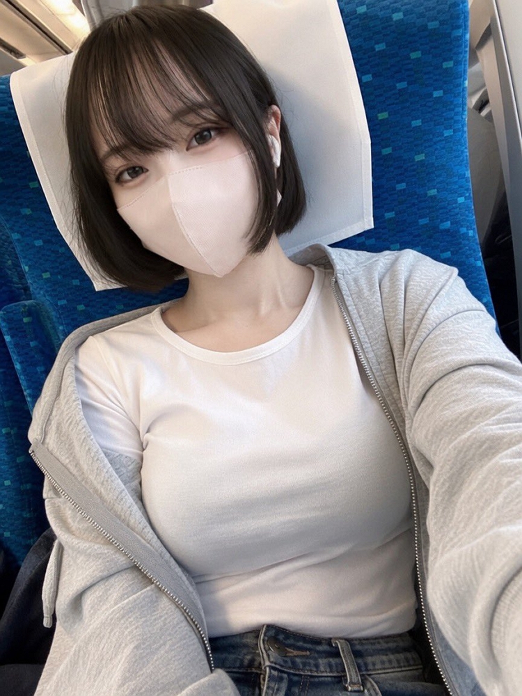 色色畫師貼現實與2次元F杯比較圖掀起豪乳自拍潮
