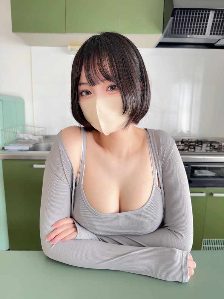 色色畫師貼現實與2次元F杯比較圖掀起豪乳自拍潮