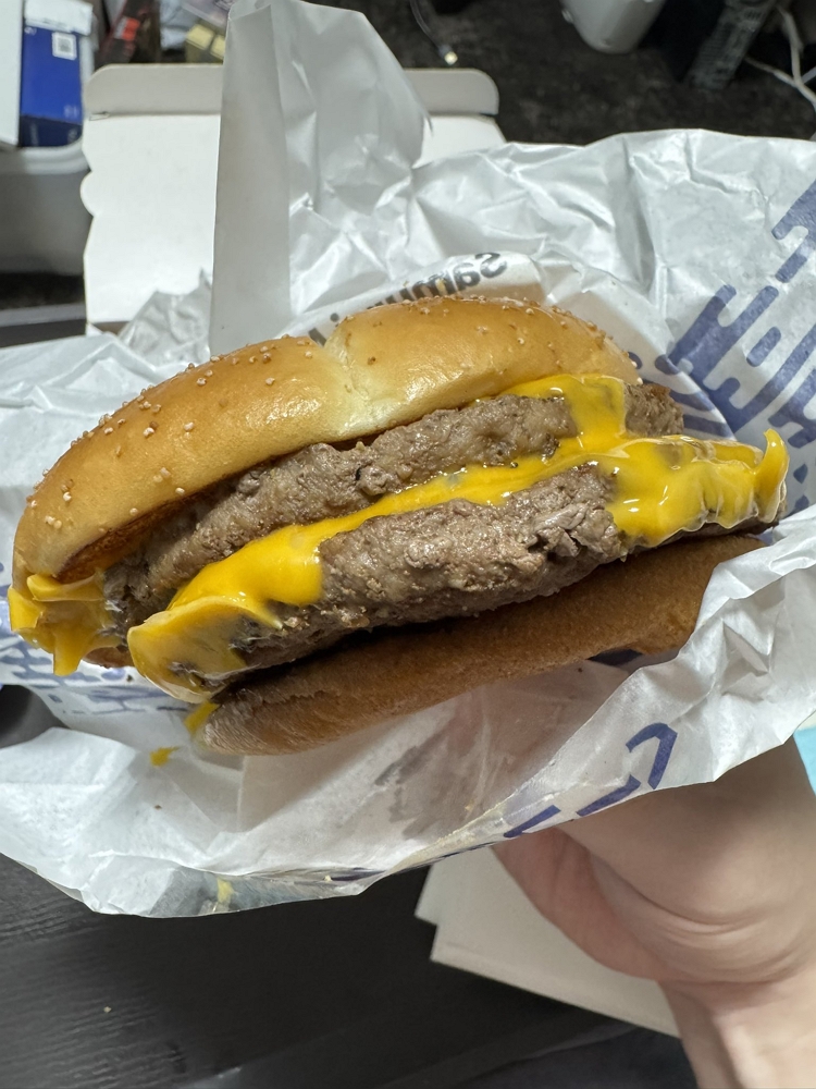 日麥「武士麥克」去掉1物把雙層厚牛吃成精品級漢堡