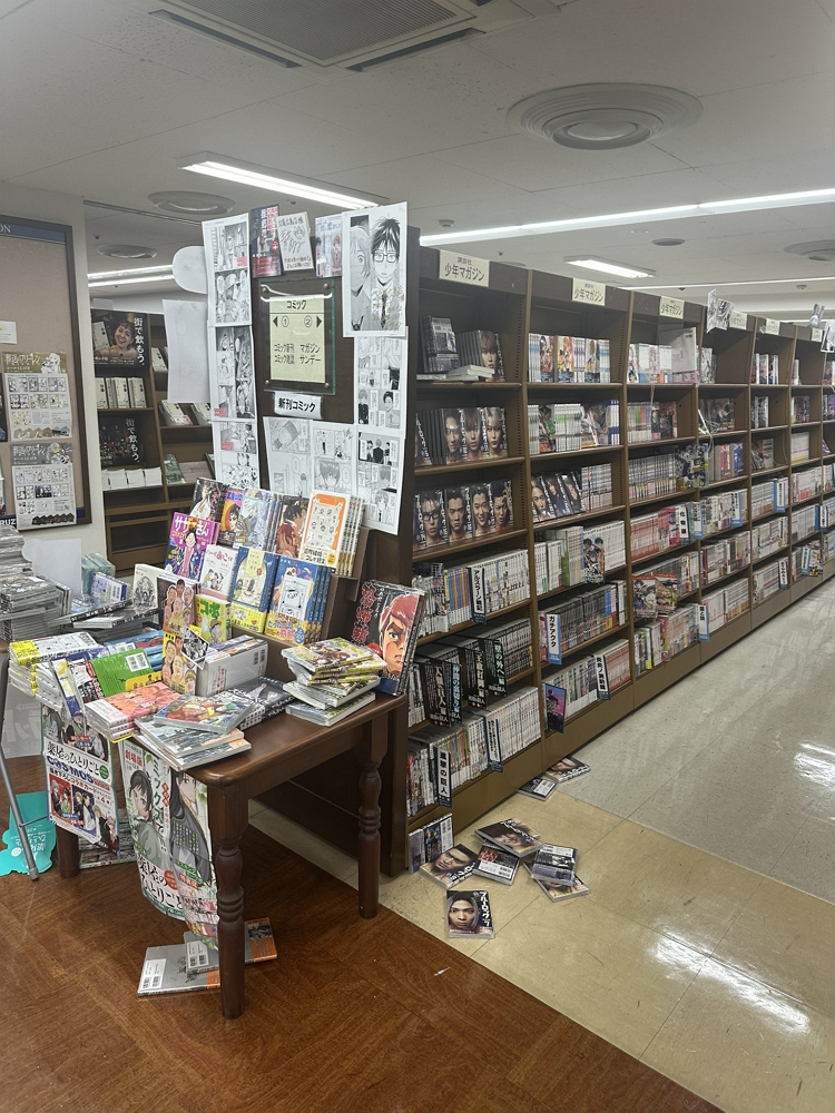 集英社夏漫祭爆黃牛瘋搶<航海王>金屬閃卡場面失控 - 第55張圖 集英社夏漫祭爆黃牛瘋搶<航海王>金屬閃卡場面失控