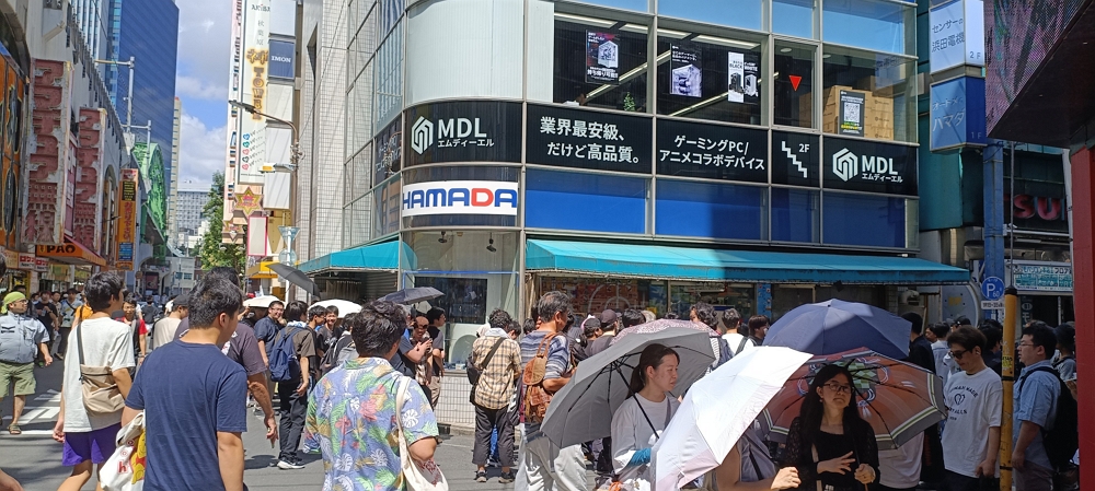 電競專賣MDL秋葉原開幕送鍵鼠湧進千人驚動警到場 - 第12張圖 電競專賣MDL秋葉原開幕送鍵鼠湧進千人驚動警到場