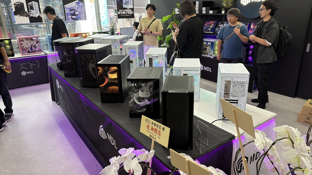 電競專賣MDL秋葉原開幕送鍵鼠湧進千人驚動警到場 - 第61張圖 電競專賣MDL秋葉原開幕送鍵鼠湧進千人驚動警到場