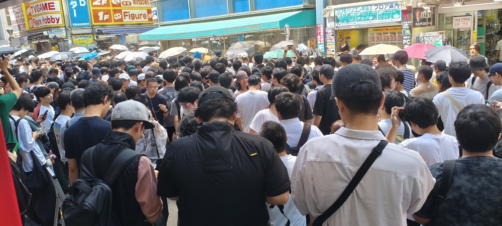 電競專賣MDL秋葉原開幕送鍵鼠湧進千人驚動警到場 - 第49張圖 電競專賣MDL秋葉原開幕送鍵鼠湧進千人驚動警到場