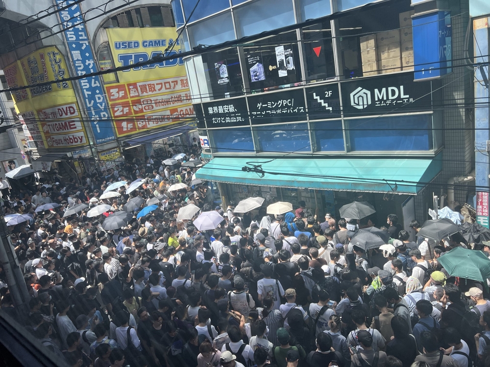 電競專賣MDL秋葉原開幕送鍵鼠湧進千人驚動警到場 - 第18張圖 電競專賣MDL秋葉原開幕送鍵鼠湧進千人驚動警到場