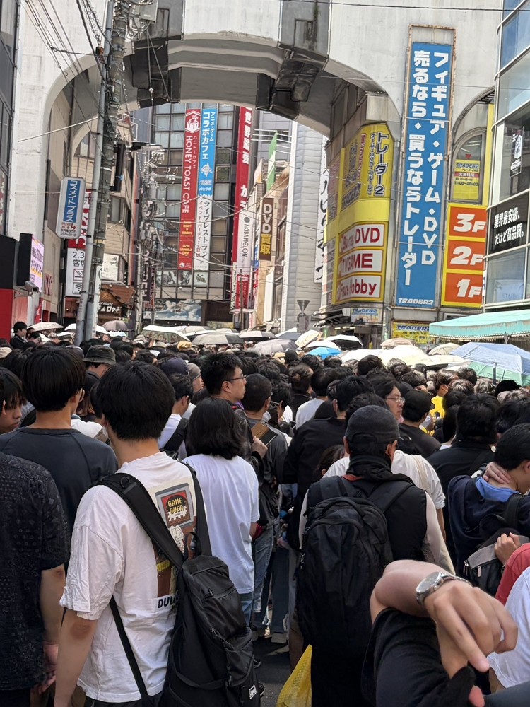 電競專賣MDL秋葉原開幕送鍵鼠湧進千人驚動警到場 - 第20張圖 電競專賣MDL秋葉原開幕送鍵鼠湧進千人驚動警到場
