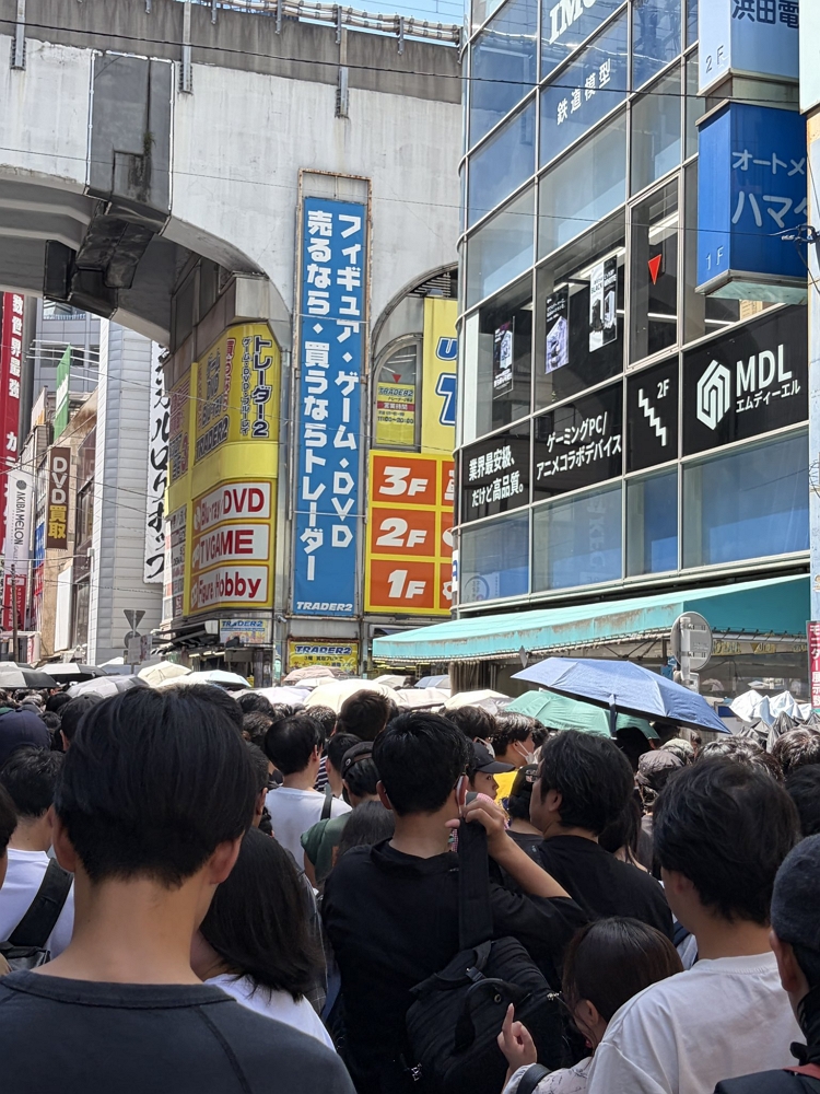 電競專賣MDL秋葉原開幕送鍵鼠湧進千人驚動警到場 - 第21張圖 電競專賣MDL秋葉原開幕送鍵鼠湧進千人驚動警到場