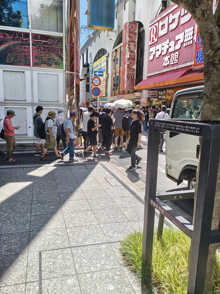 電競專賣MDL秋葉原開幕送鍵鼠湧進千人驚動警到場 - 第10張圖 電競專賣MDL秋葉原開幕送鍵鼠湧進千人驚動警到場