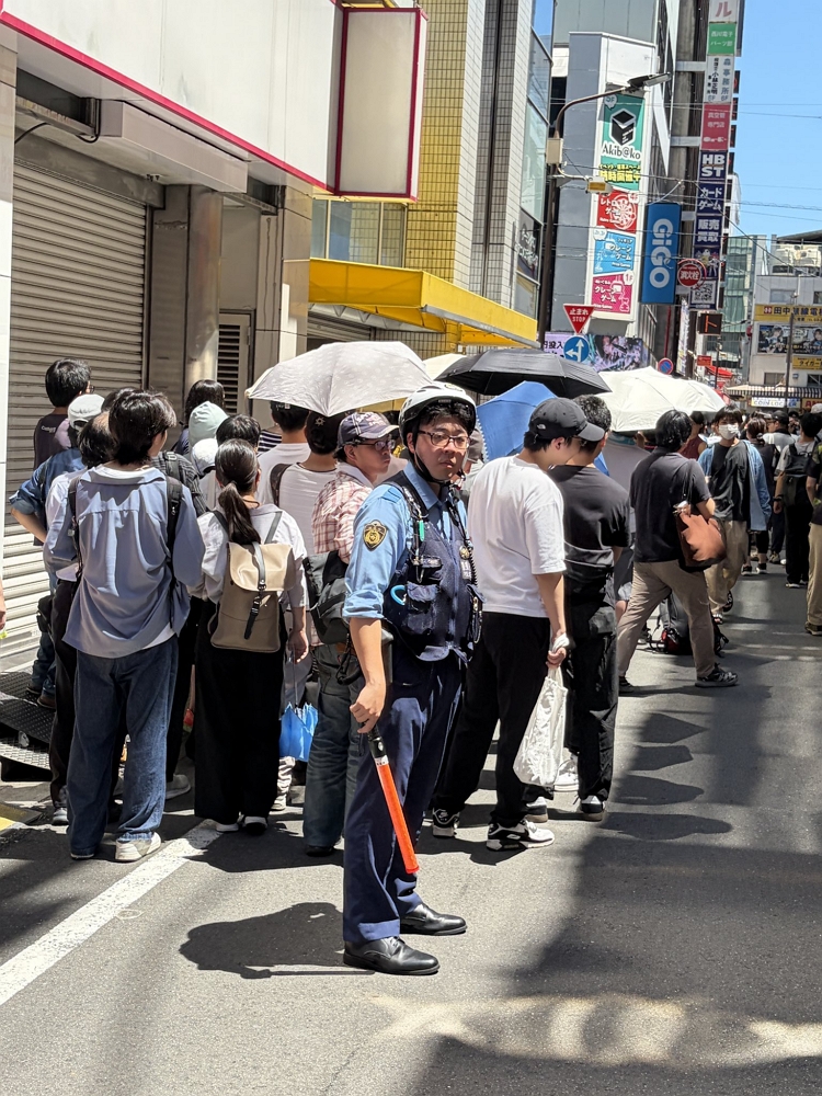 電競專賣MDL秋葉原開幕送鍵鼠湧進千人驚動警到場 - 第40張圖 電競專賣MDL秋葉原開幕送鍵鼠湧進千人驚動警到場