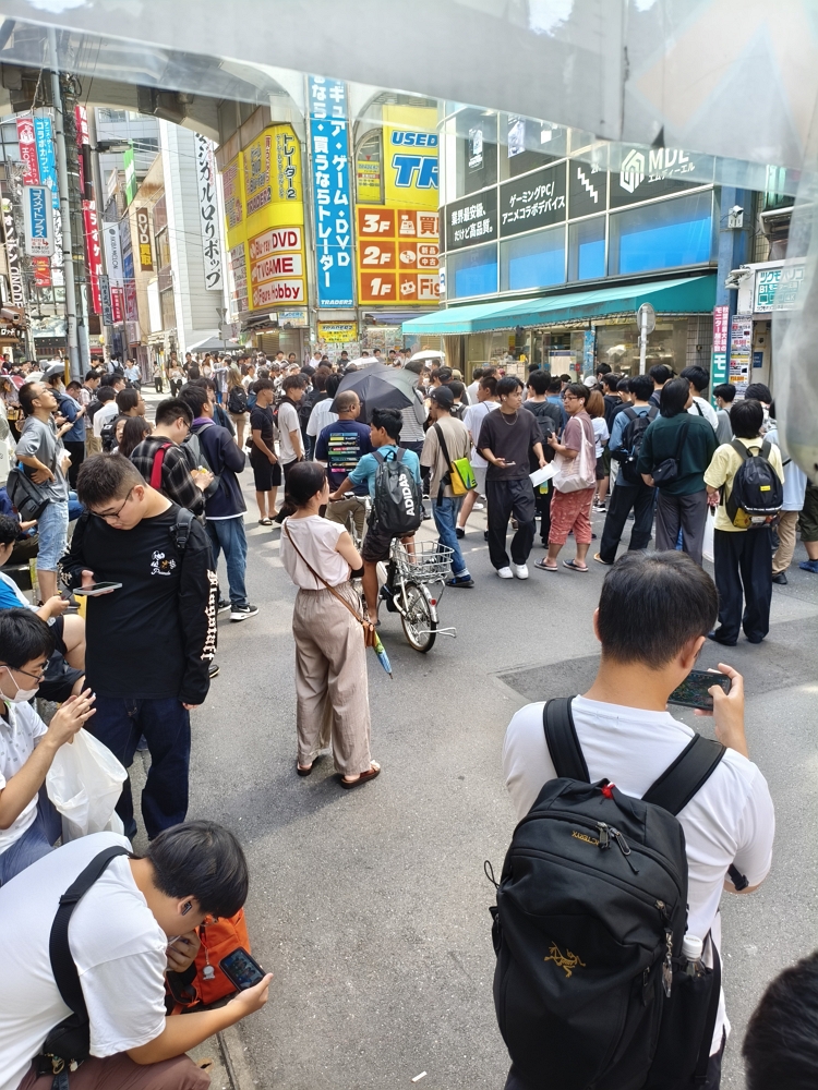 電競專賣MDL秋葉原開幕送鍵鼠湧進千人驚動警到場 - 第11張圖 電競專賣MDL秋葉原開幕送鍵鼠湧進千人驚動警到場